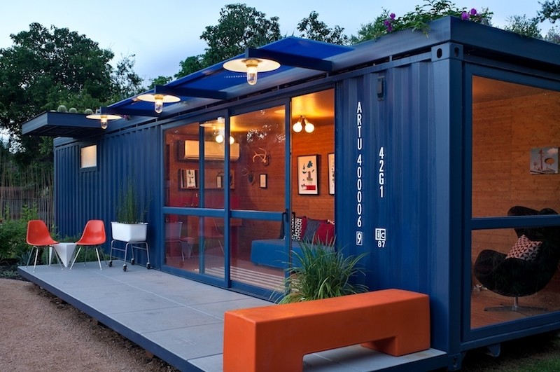 Container-Guest-House-in-San-Antonio-by-Poteet-Architects